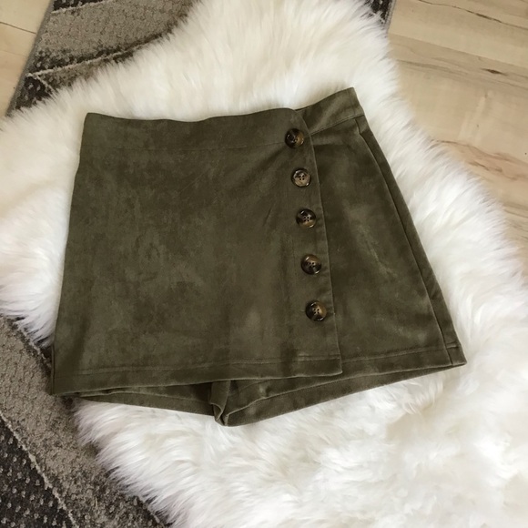 Altar’d State Skorts. Size Med👩🎤 - Picture 4 of 9